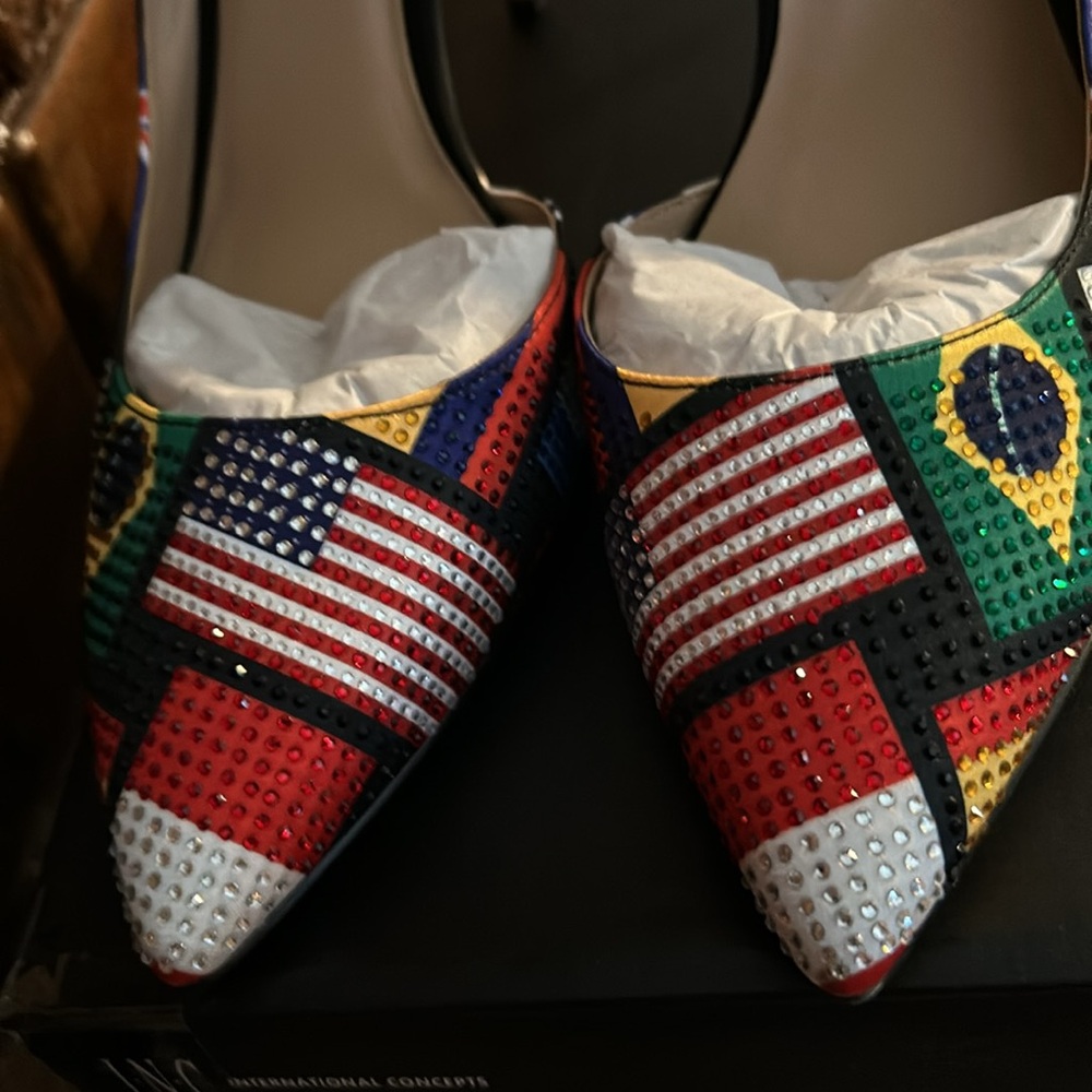 NWT: Sparkling โจ World Flag Stiletto High Heels. - Picture 2 of 5